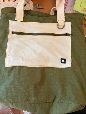 Canvas Two-Tone Tote Bag in Olive Green and Cream
